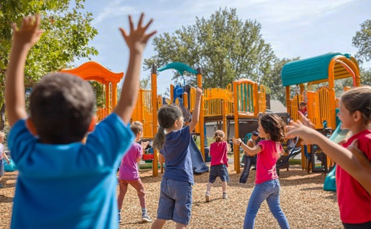 🎠 renovación del área de juegos en el Recinto Paraíso de Amigos